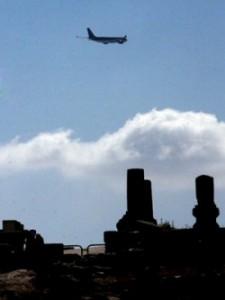 تحليق منخفض لطائرات الملكية (بالصور)