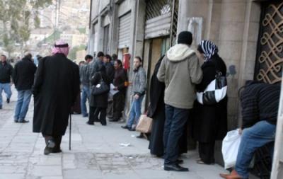 مواطنون يقدمون طلبات مساعدة مالية للديوان الملكي