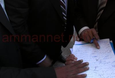 89 نائبا يوقعون على مذكرة لطرح الثقة بالطراونة لرفعه الاسعار 89 نائبا يوقعون على مذكرة لطرح الثقة بالطراونة لرفعه الاسعار