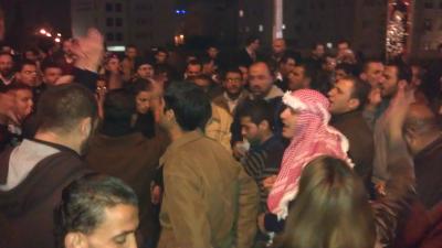 اعتصام الديوان ينتقل إلى الساحة الهاشمية-فيديو وصور