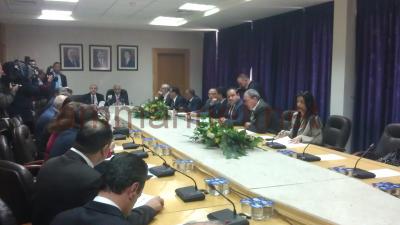 نواب ينسحبون من لقاء النسور ويدرسون تشكيل كتلة جديدة نواب ينسحبون من لقاء النسور ويدرسون تشكيل كتلة جديدة