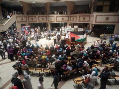 موظفو العدل يواصلون اضرابهم- صور