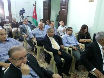 في مناظرة لراديو البلد: مختصون يطالبون بشطب المتآخرات الضريبية البالغة 1.7 مليار