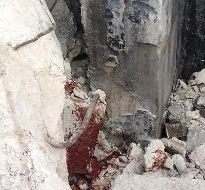 مبان آيلة للسقوط تهدد حياة اهالي المحطة - صوت