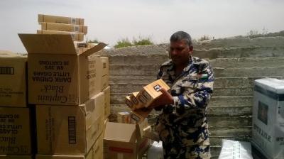 إحباط أكبر عملية تهريب سجائر بتاريخ الأردن – صور إحباط أكبر عملية تهريب سجائر بتاريخ الأردن – صور