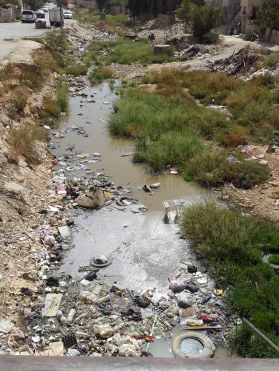  السلطة تتعهد بحل مشكلة فيضان مجاري وادي الحجر قبل العيد