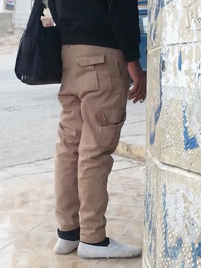 اكشاك سجائر مجاورة للمدارس بالزرقاء .. والبلدية تعتبرها "تنموية"!