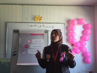 جلسات توعية حول سرطان الثدي بالمخيم الاماراتي- الاردني للاجئين السوريين