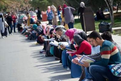 "الهاشمية" تنظم اطول سلسلة بشرية للقراءة على مستوى الجامعات‎ الاردنية