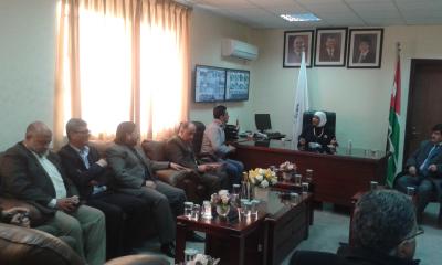 مشروع شبابي بالزرقاء لتحويل مخلفات الزجاج الى لوحات ابداعية