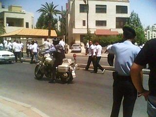 رجال أمن بالزي المدني يعتقلون معتصمين بـ"الرابية" (صور)