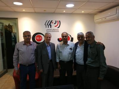 السائق في راديو البلد