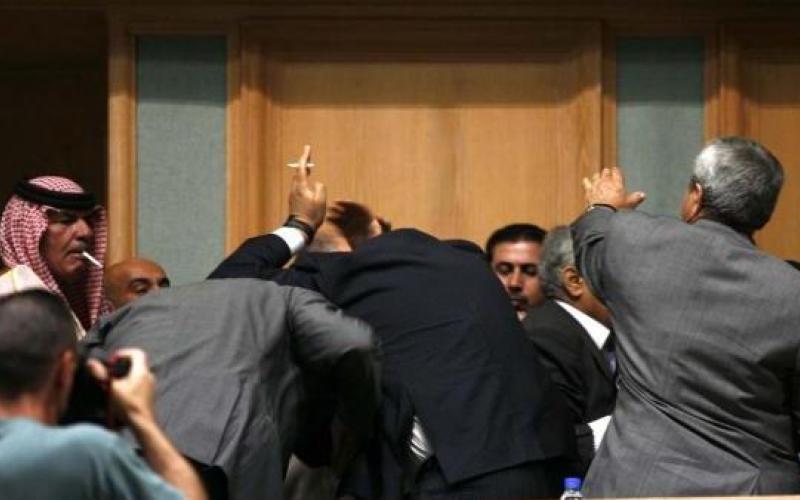 السرور يبحث مع الكتل النيابية ضبط السلوك تحت القبة