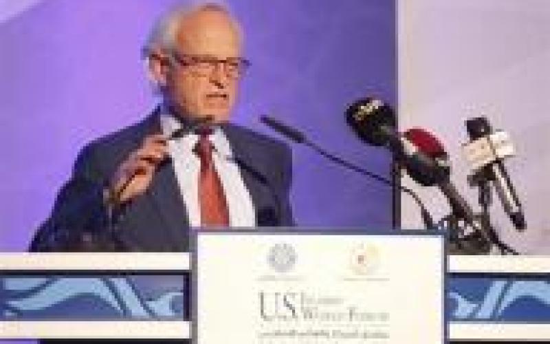 كيري يطالب بتنازلات معقولة في المفاوضات الصعبة