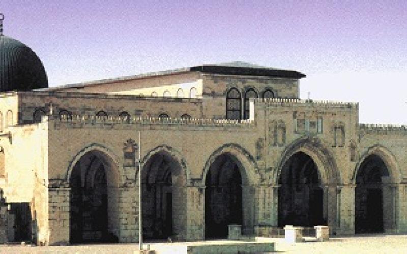 متطرفون صهاينة يحتشدون لاقتحام الأقصى