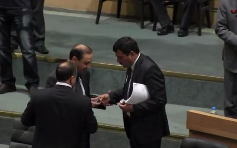 النائب الشوابكة "يحلي" المجلس