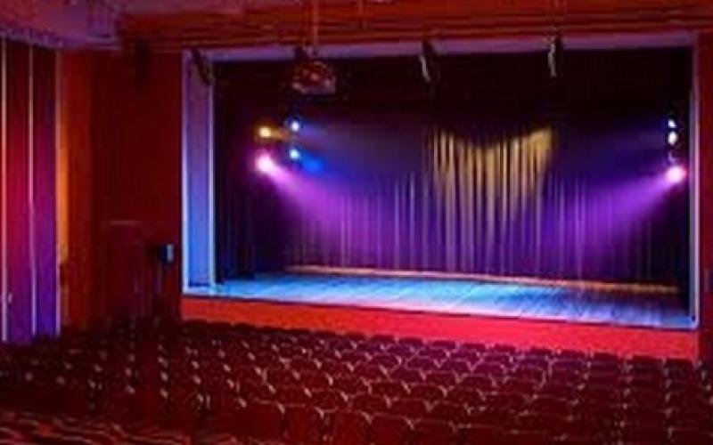 افتتاح مهرجان المسرح الحر