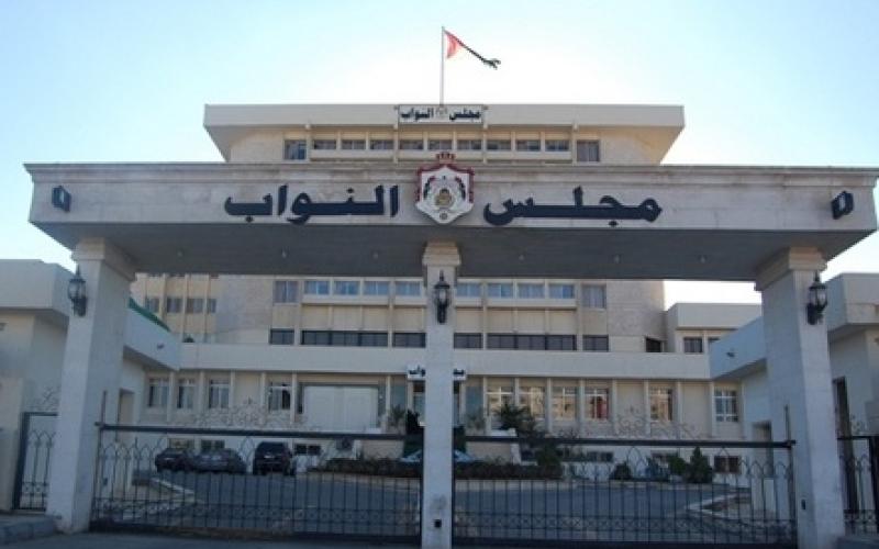 الحكومة تغيب عن اجتماع نقابة المعلمين بالنواب‎