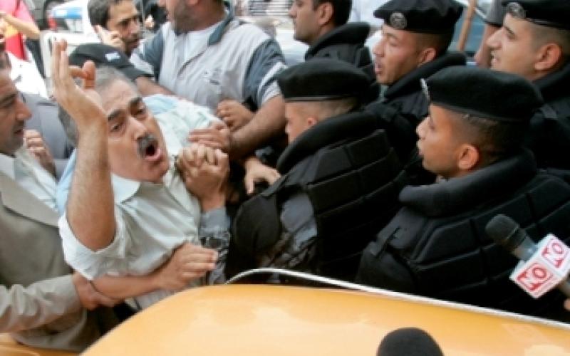 (فيديو ) حزبيون يدعون لكسر قانون الاجتماعات العامة