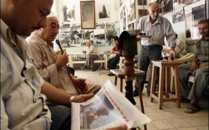 بائع "جرايد".. عشرة صنايع والبخت ضايع!(فيديو)