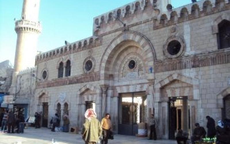 "طرّيشة البلد" ينشدون العيش- "فيديو"