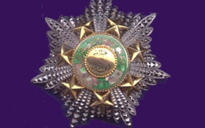 أوسمة لموظفين في الخارجية