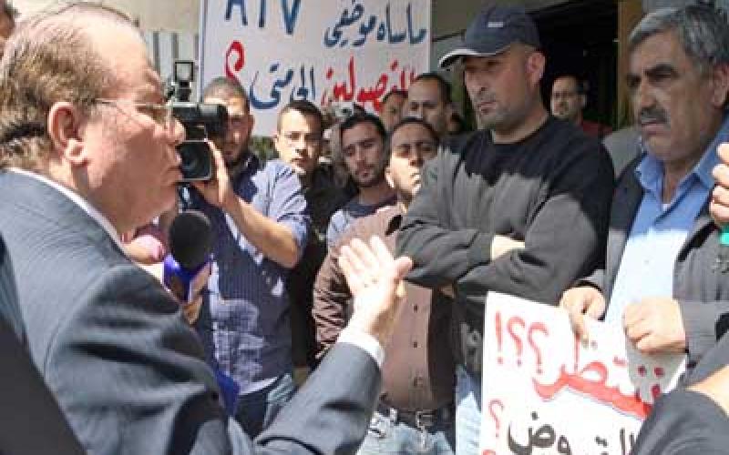 موظفو الـ ATV يعتزمون النوم بالعراء