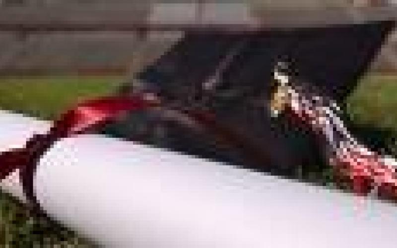 سلام المومني تحصل على الماجستير