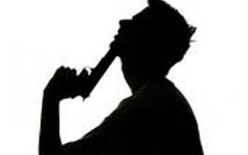 مواطن يطلق النار على نفسه ويدعي انه تعرض للسلب