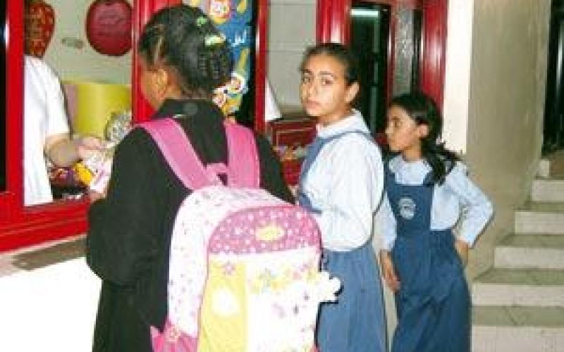 العجلوني: زبالة الطعام تروج لطلبة المدارس (فيديو)