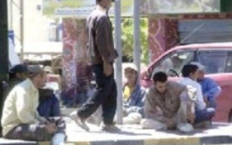 عمال مهن بين ضغط الأمانة ومزاحمة الوافدين