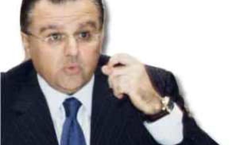 الهنداوي يقدم استقالته من هيئة التأمين