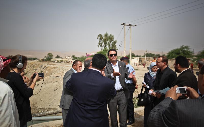 وزير البيئة يبحث مشكلة المهارب المائية