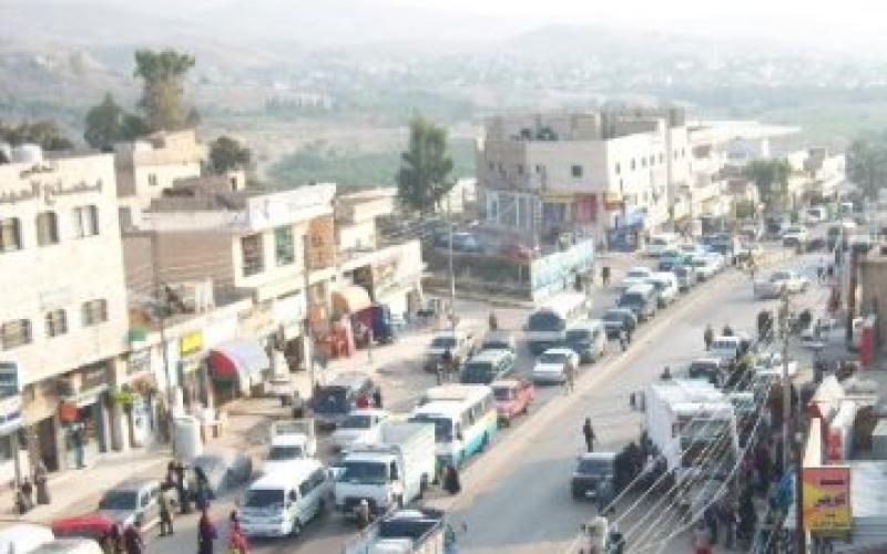 أهالي ديرعلا يشكون من عدم العدالة في توزيع الوحدات السكنية 