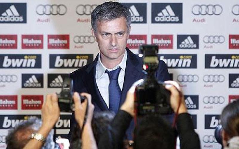 Real Madrid present Jose Mourinho as new coach 