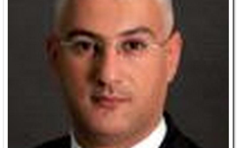 الدرعاوي في القفص الذهبي