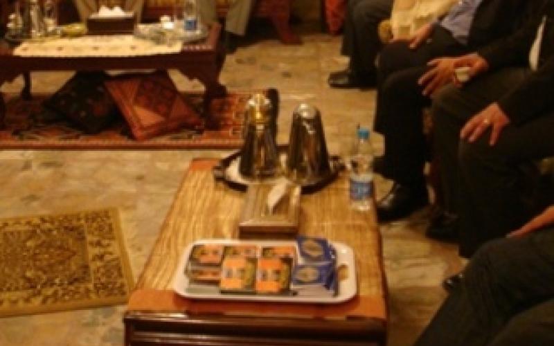 نائب محافظ العاصمة يلوح بمنع "بيت عزاء المواطن"