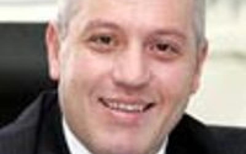 إرضاع الكبير في "العقل الصغير"