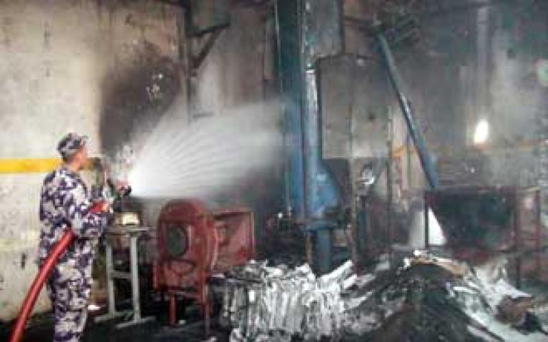 السيطرة على حريق بمصنع في مدينة الحسن الصناعية 