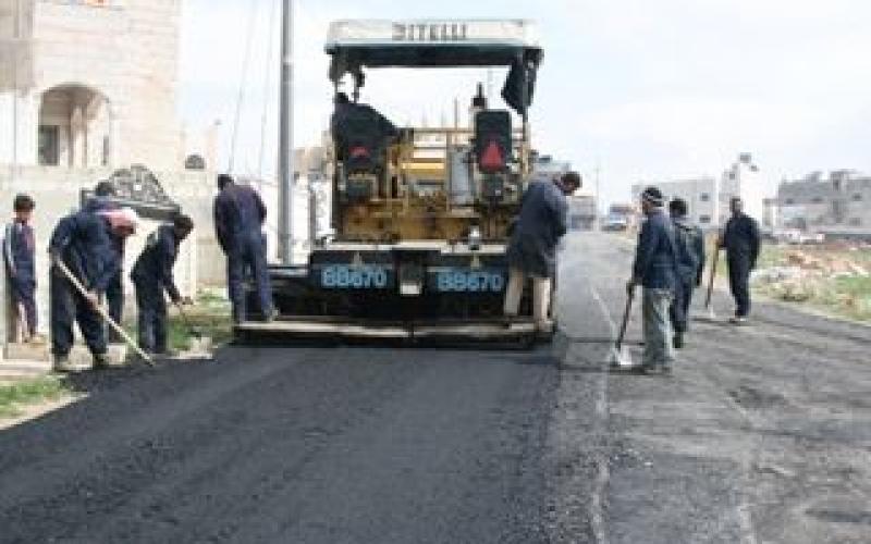 تعبيد عدد من شوارع العاصمة خلال الفترة الليلية 