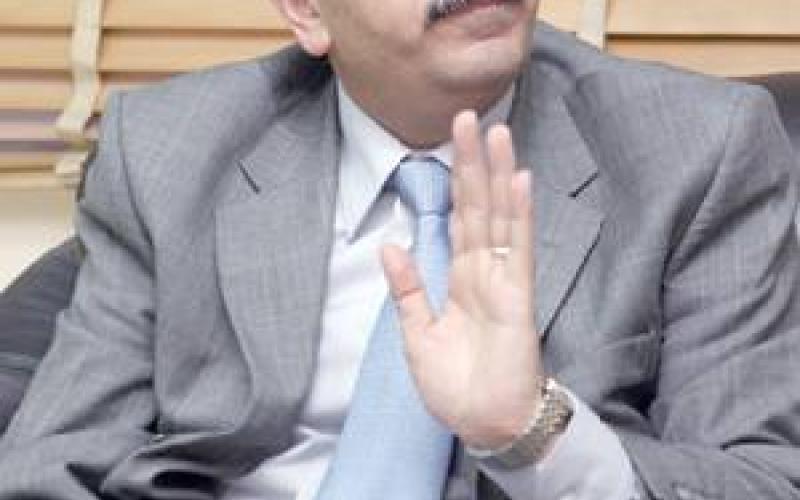 أبو حمور: "بدل خدمات" وليست ضريبة مغادرة (بالصوت)