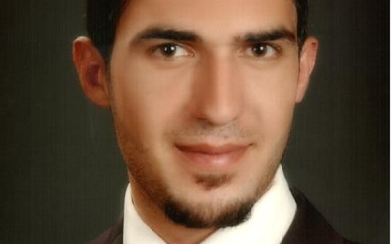 أيها المارون فوق منصات التخريج .. اجمعوا أروابكم و انتظروا !!