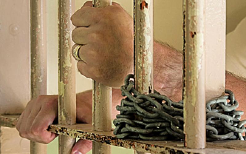 نتنياهو يرد التحية بأحسن منها ويسلم حكومتنا مواطنا