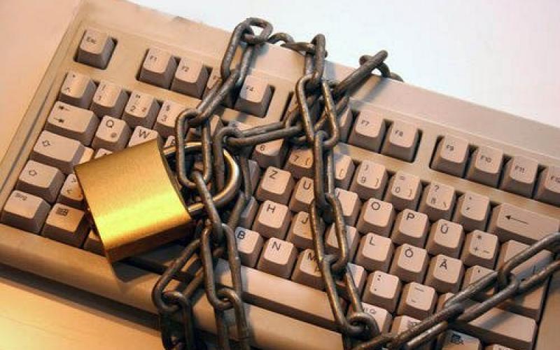 Security Court sentences a university student on charges of "insulting" the King on Messenger, his lawyer will appeal