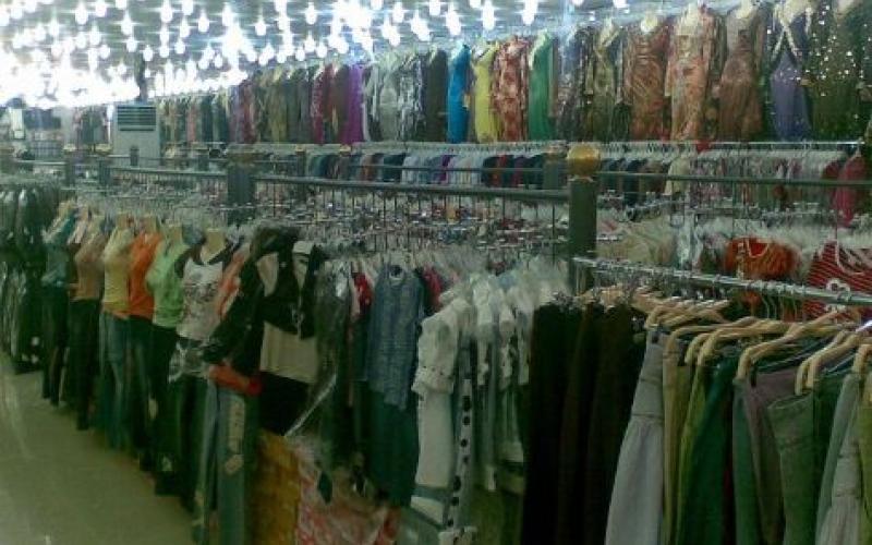 ارتفاع أسعار الملابس بعد تعديل التعرفة الجمركية