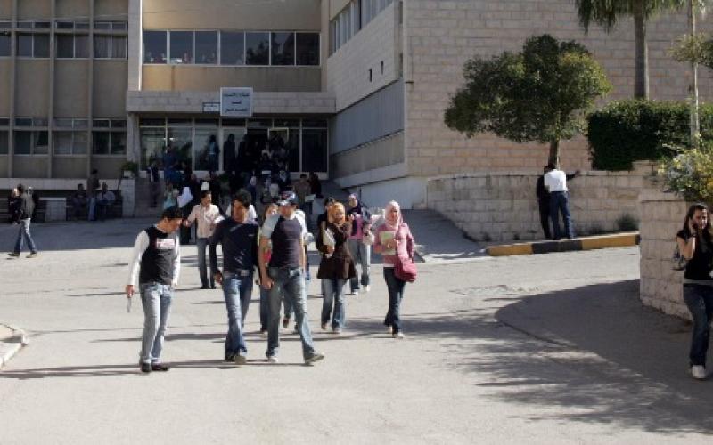 المعاني يأسف لعزوف الشباب عن كليات المجتمع