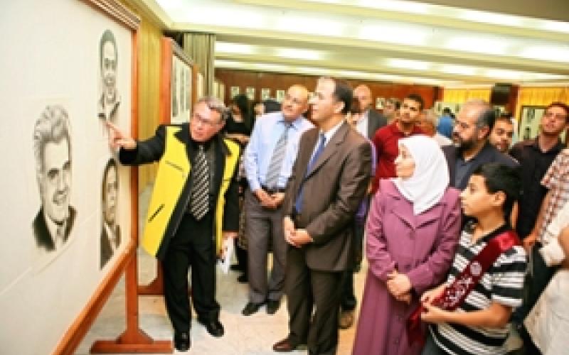 بورتريهات العالم والخط العربي