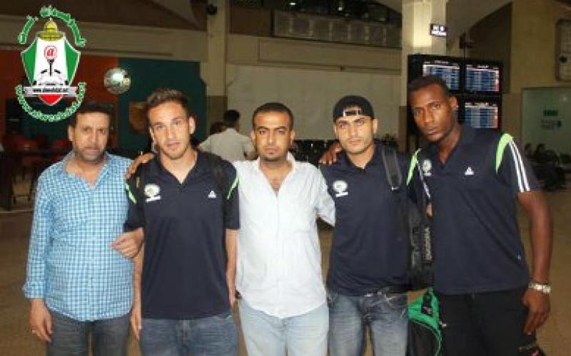 وصول الثلاثي المحترف بالوحدات من موريتانيا والاتفاق على طي الخلاف