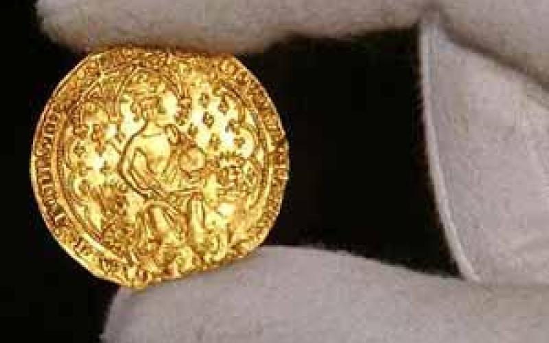 القبض على محتال باع قطع أثرية وذهبية مزورة