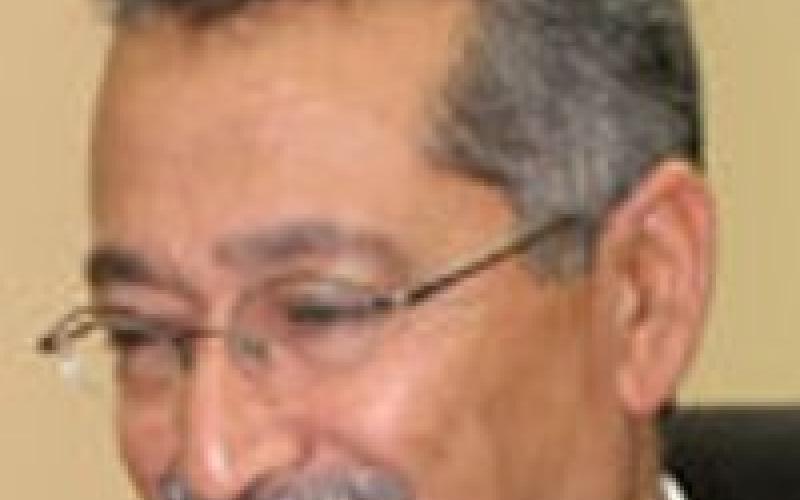 لماذا يتاورى المسؤولون عن عيون الناس؟